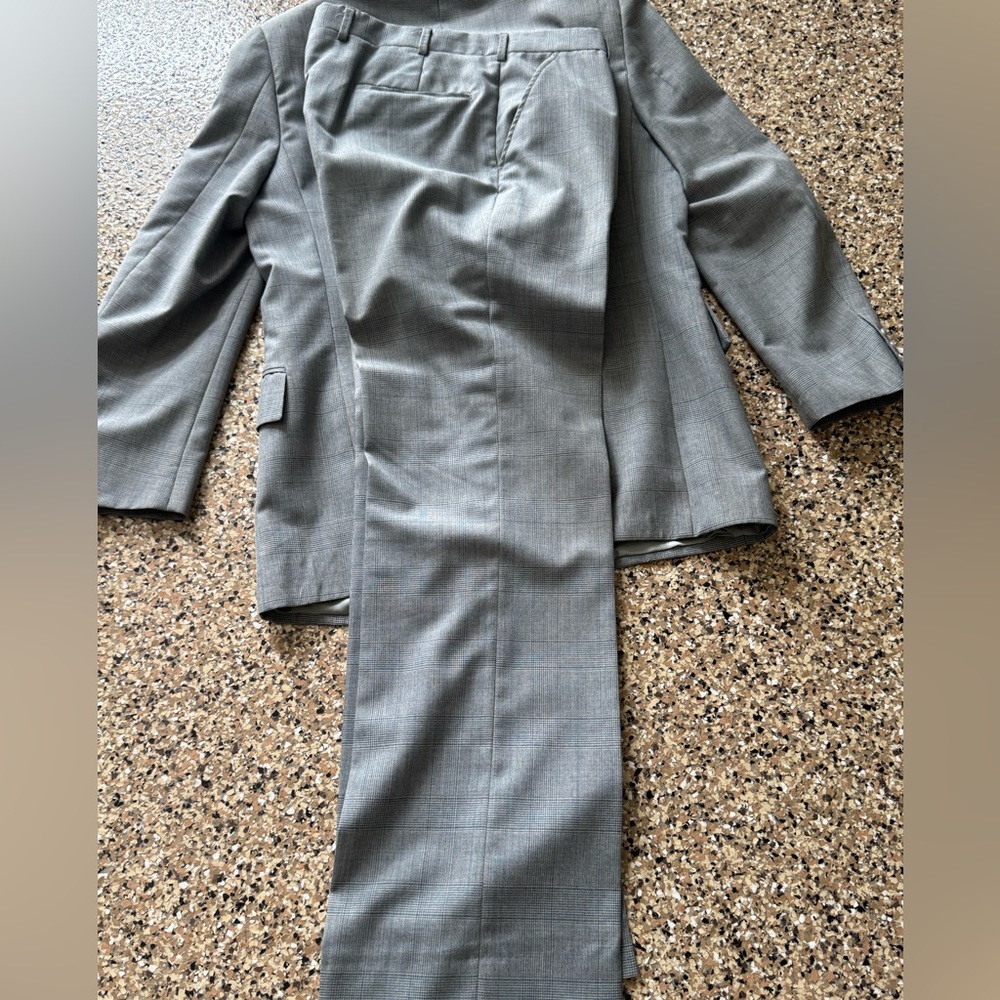 Men's Bluish-Gray 2-Piece Suit - Picture 6 of 7